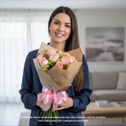 Buquê Simples com 12 Rosas cor de rosa no kraft