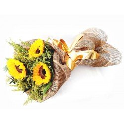 Buquê com 3 Girassois na Tela Decorada + Ferrero Rocher