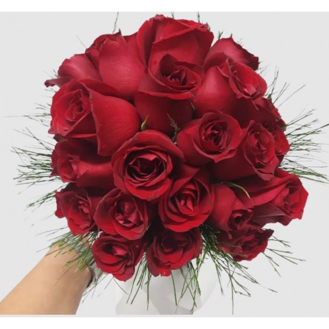 Buquê de Noiva Rústico com Rosas Vermelhas 