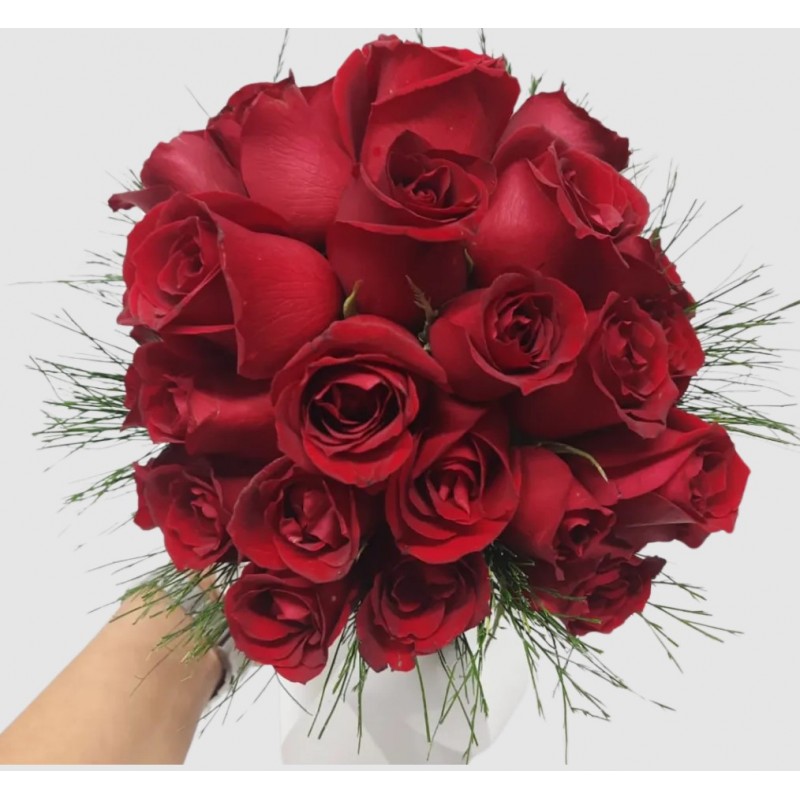Buquê de Noiva Rústico com Rosas Vermelhas 