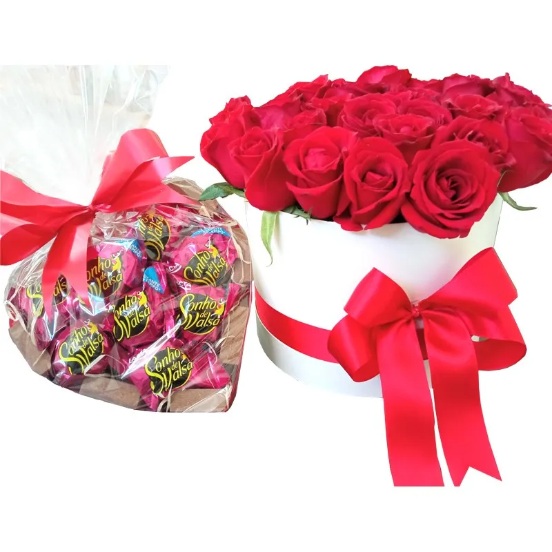 Arranjo na Caixa com 18 Rosas + Coração de Chocolate